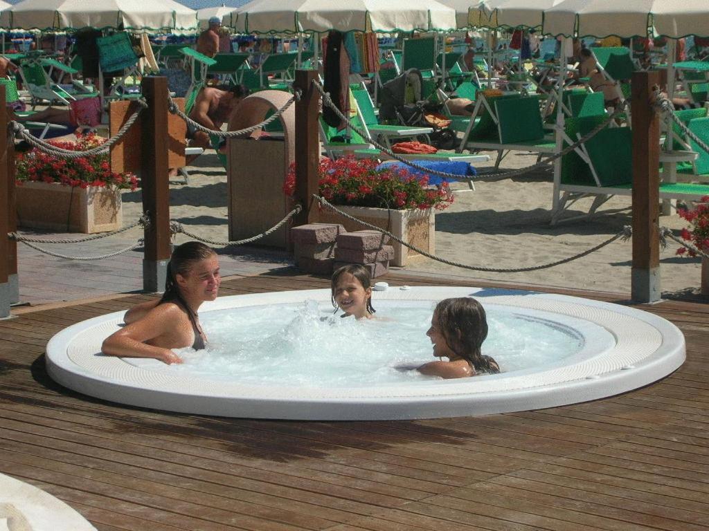 Hotel Torremaura Milano Marittima Esterno foto
