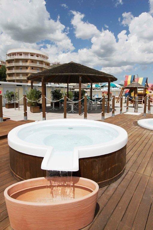 Hotel Torremaura Milano Marittima Esterno foto
