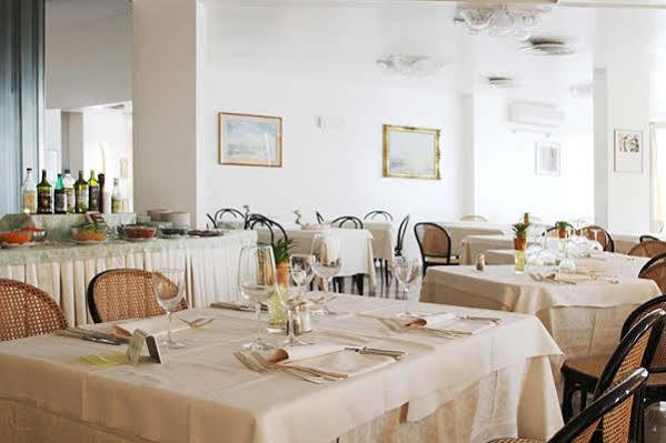 Hotel Torremaura Milano Marittima Esterno foto